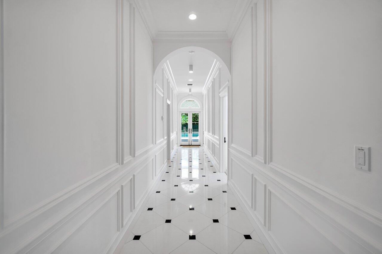 100 Regents Park, Palm Beach FL 33480