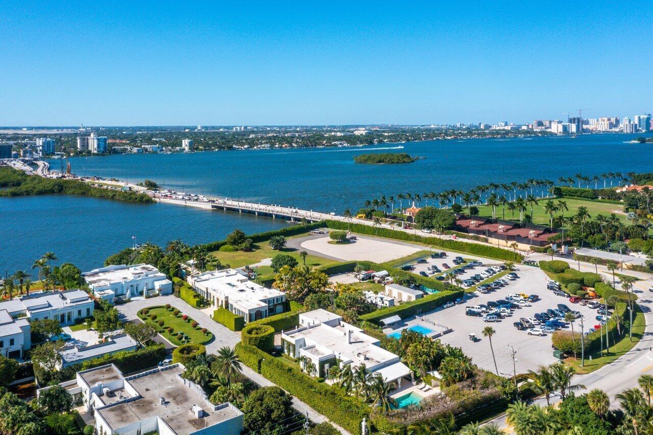 100 Regents Park, Palm Beach FL 33480