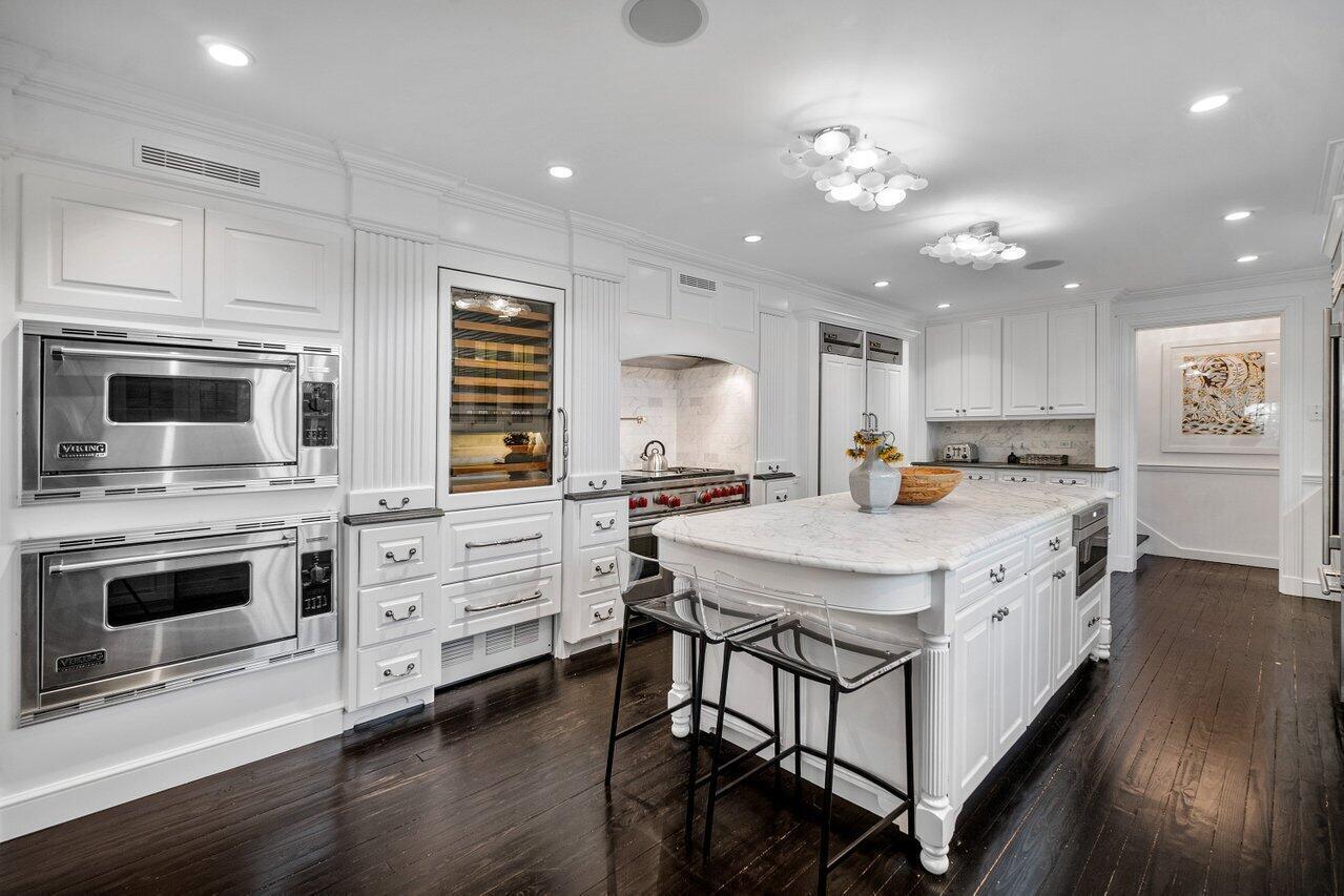 100 Regents Park, Palm Beach FL 33480