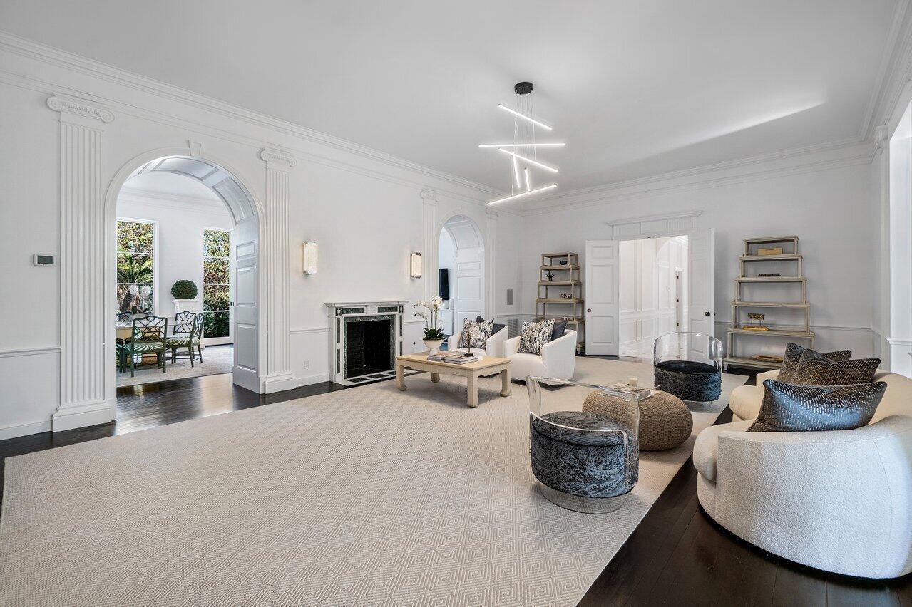 100 Regents Park, Palm Beach FL 33480