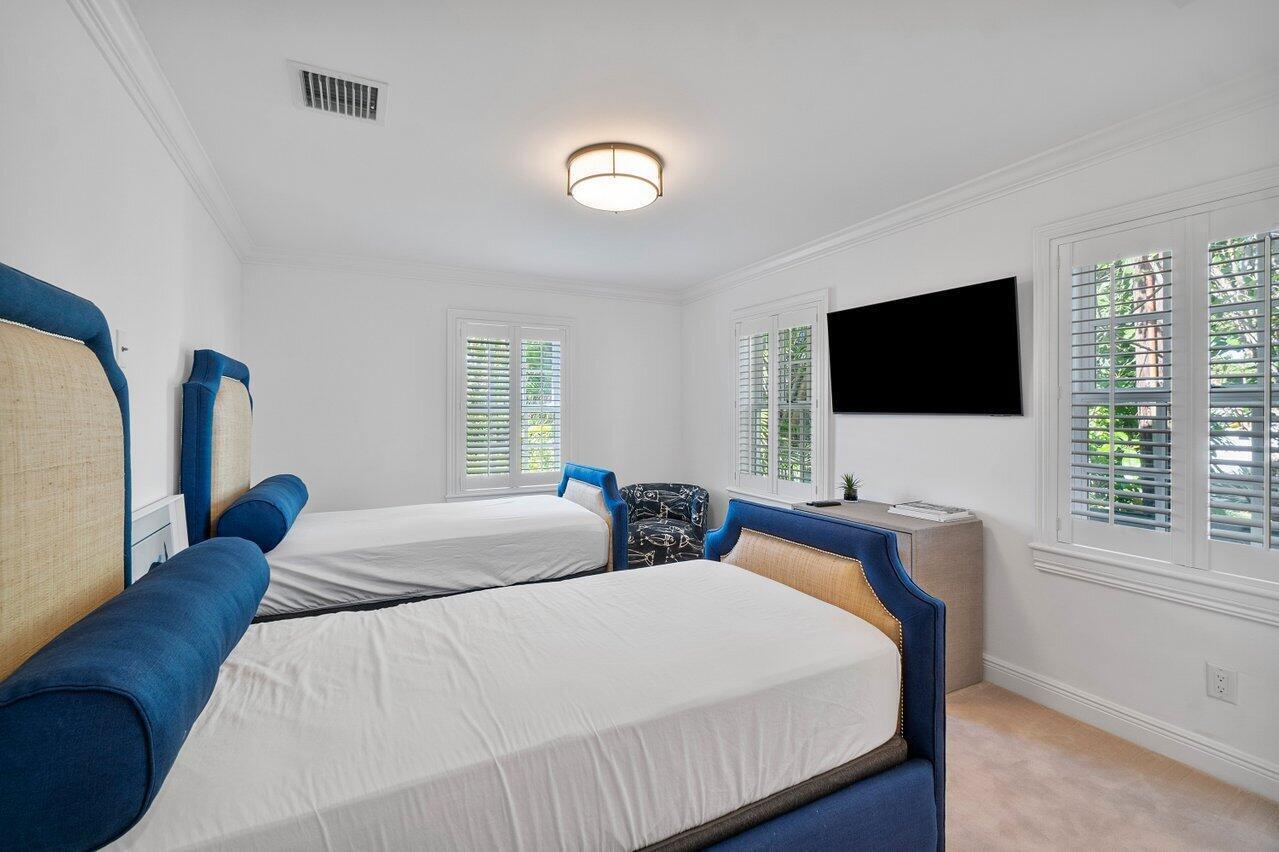 100 Regents Park, Palm Beach FL 33480
