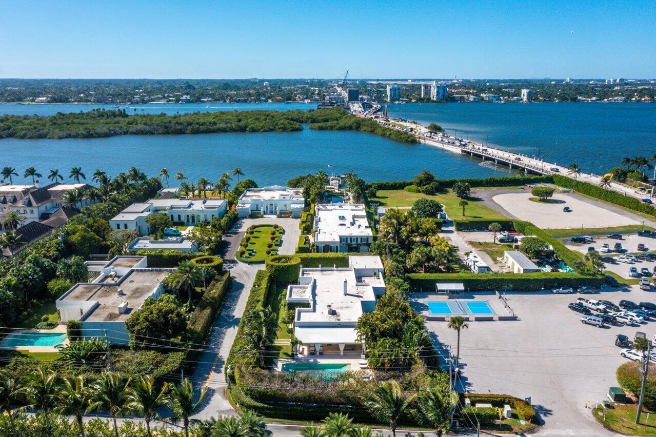100 Regents Park, Palm Beach FL 33480