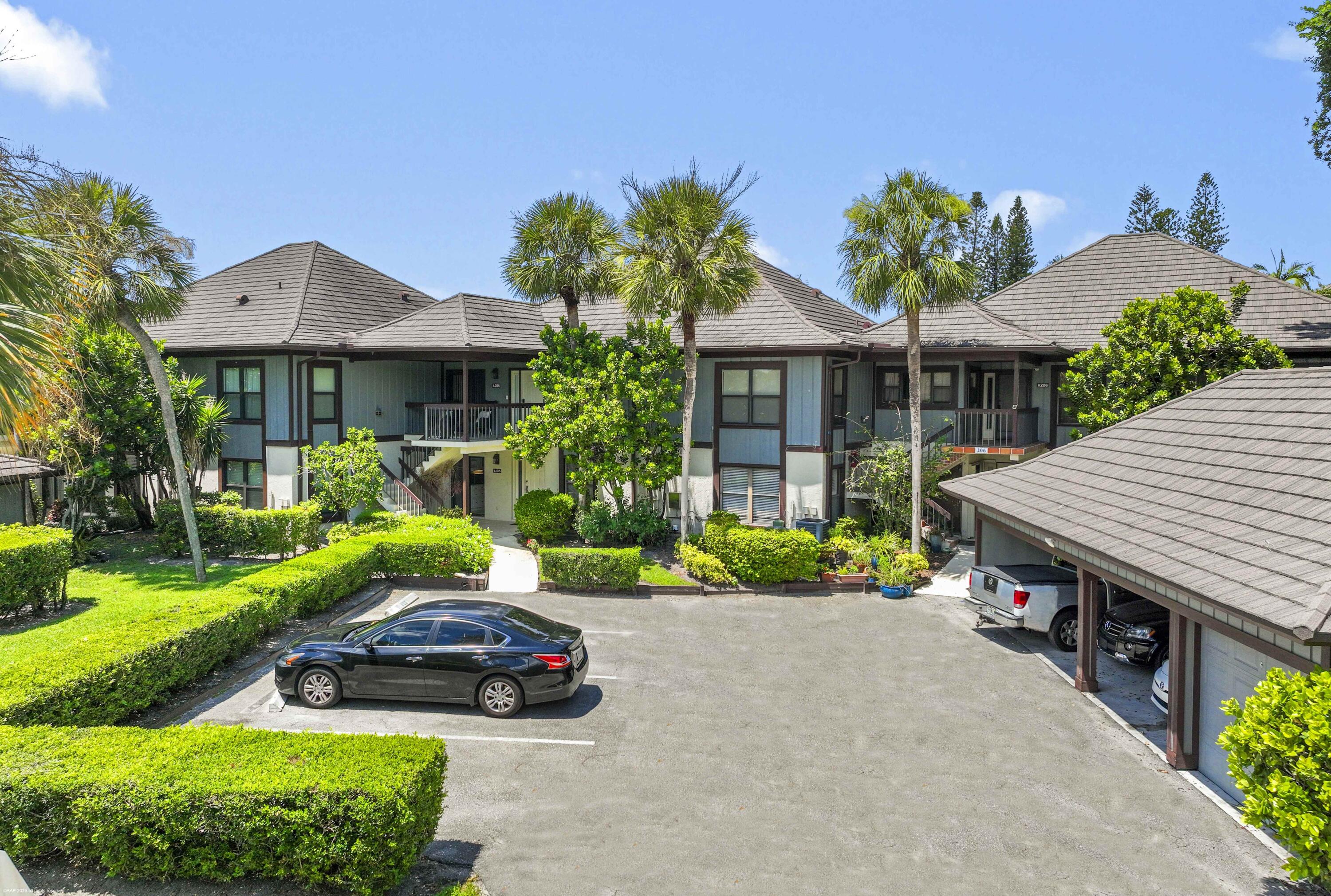 13329 Polo Club #105, Wellington FL 33414