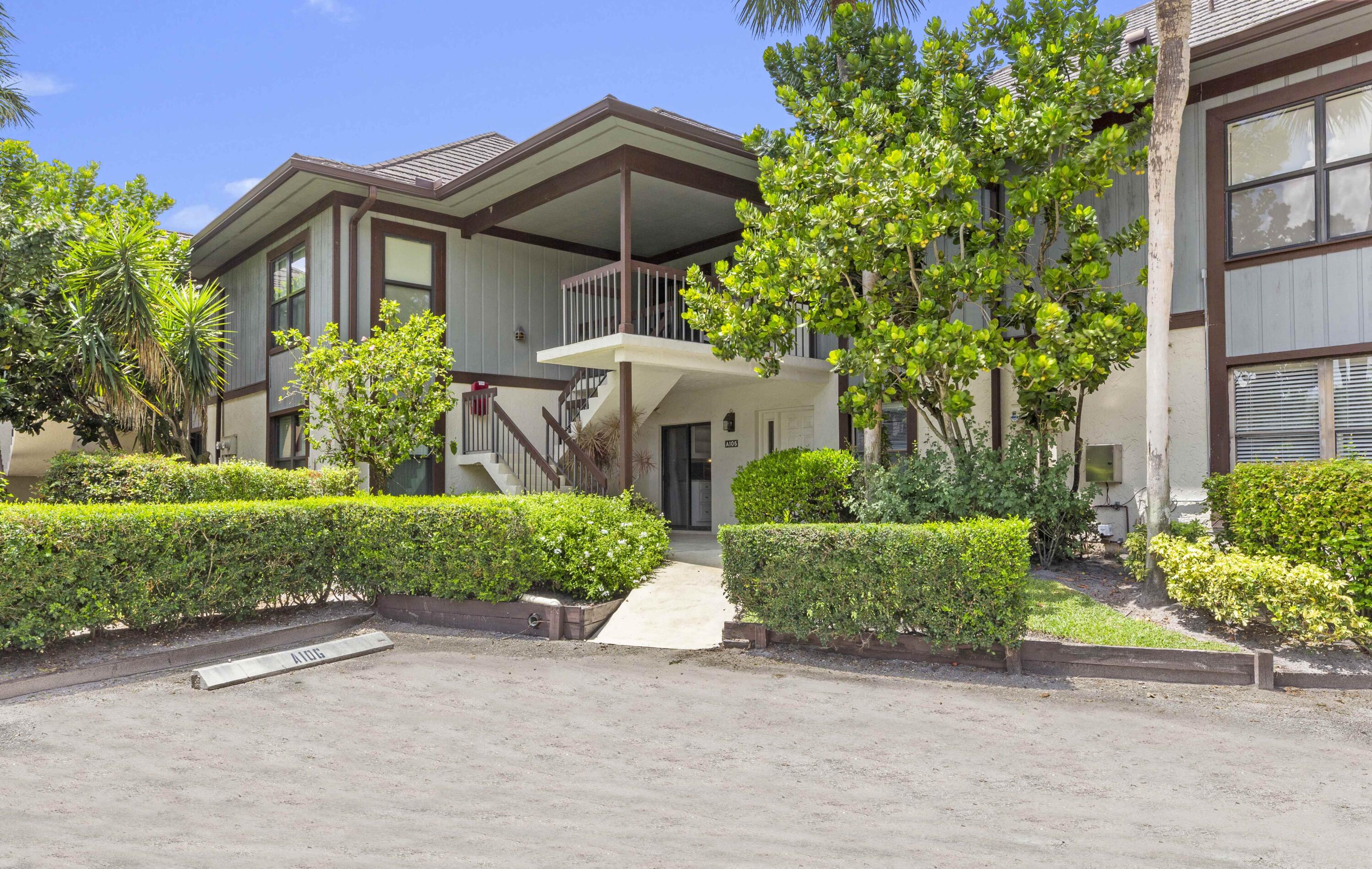 13329 Polo Club #105, Wellington FL 33414