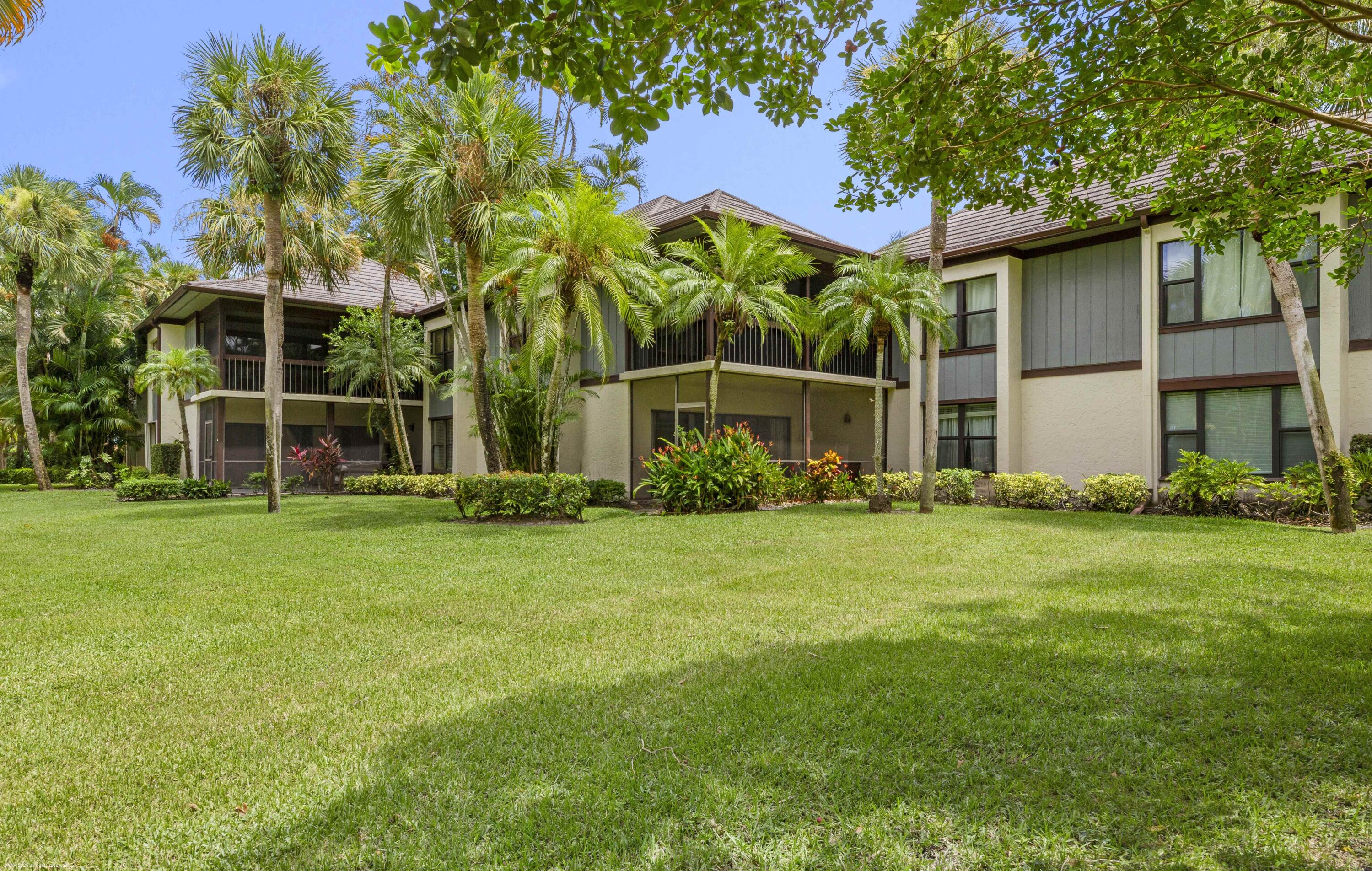 13329 Polo Club #105, Wellington FL 33414
