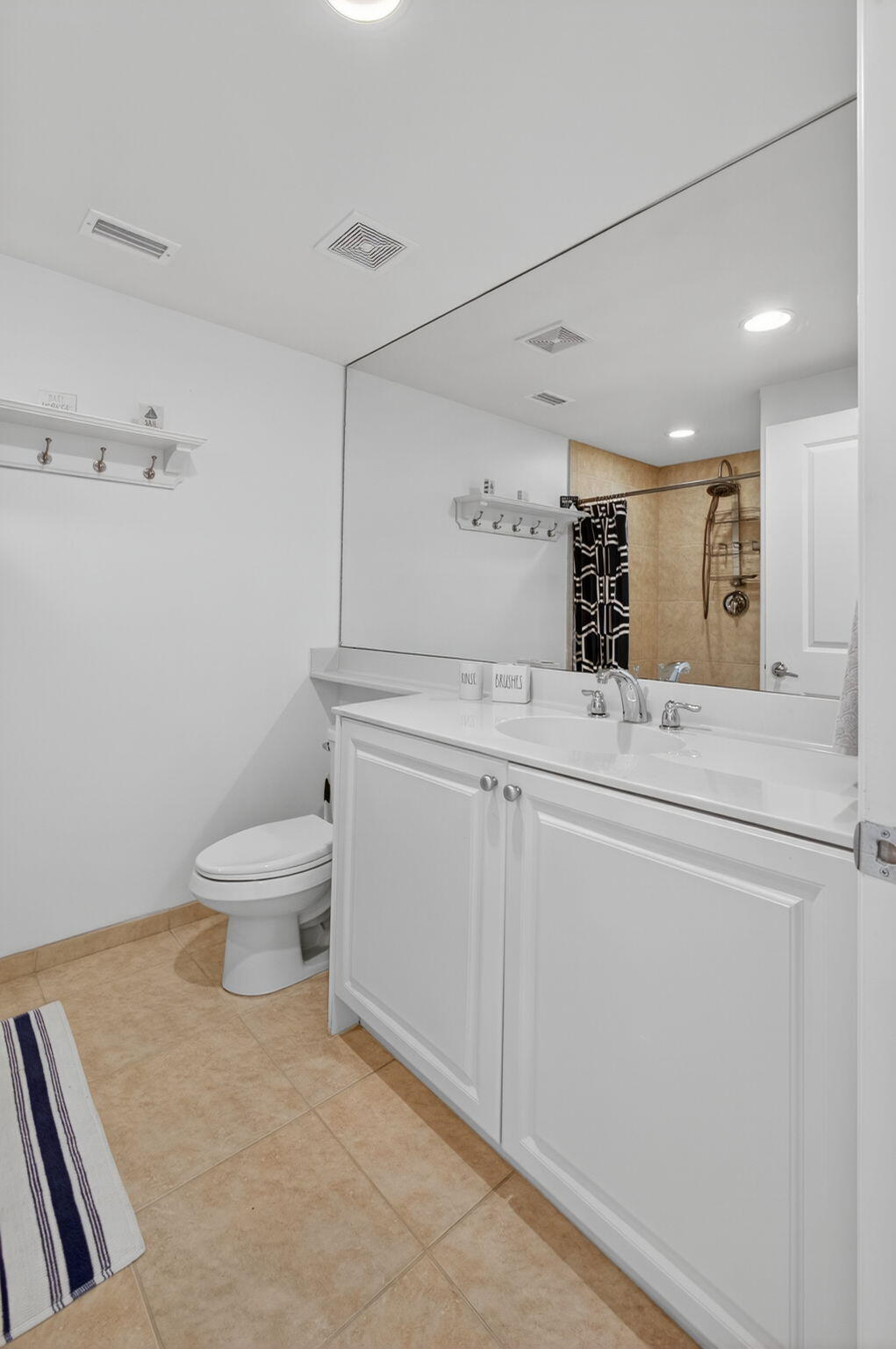 275 NW Flagler #204, Stuart FL 34994