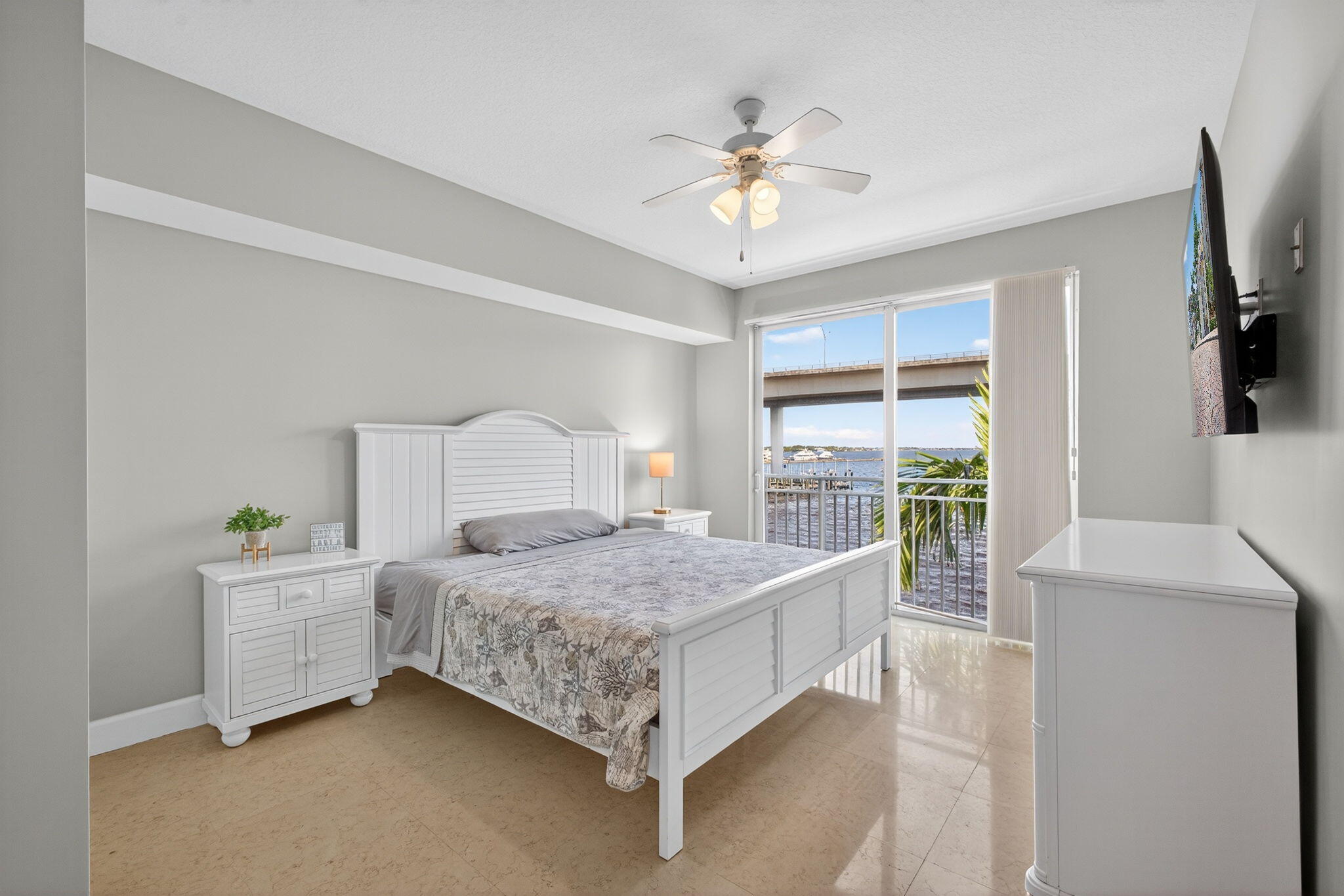 275 NW Flagler #204, Stuart FL 34994