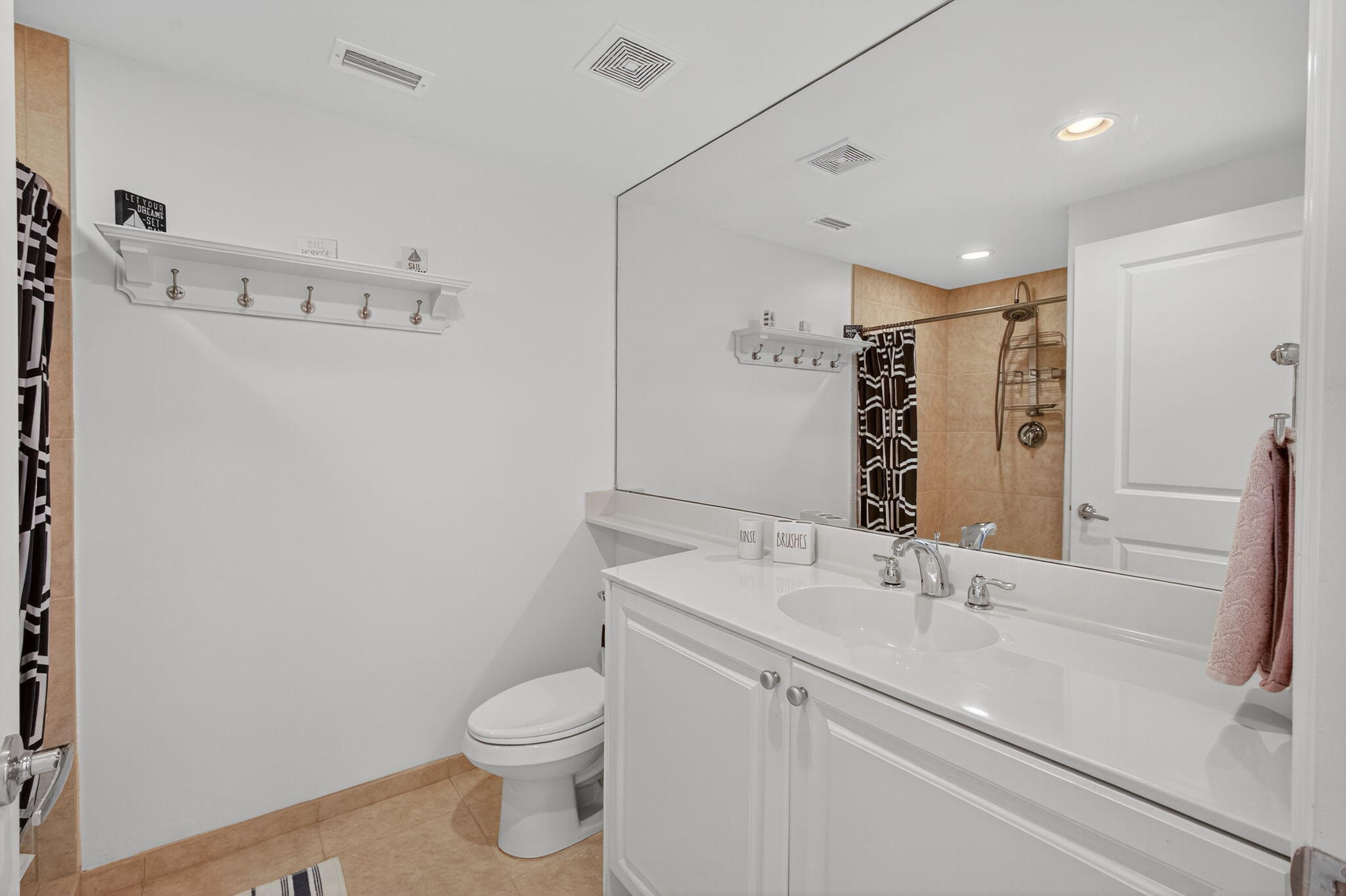 275 NW Flagler #204, Stuart FL 34994