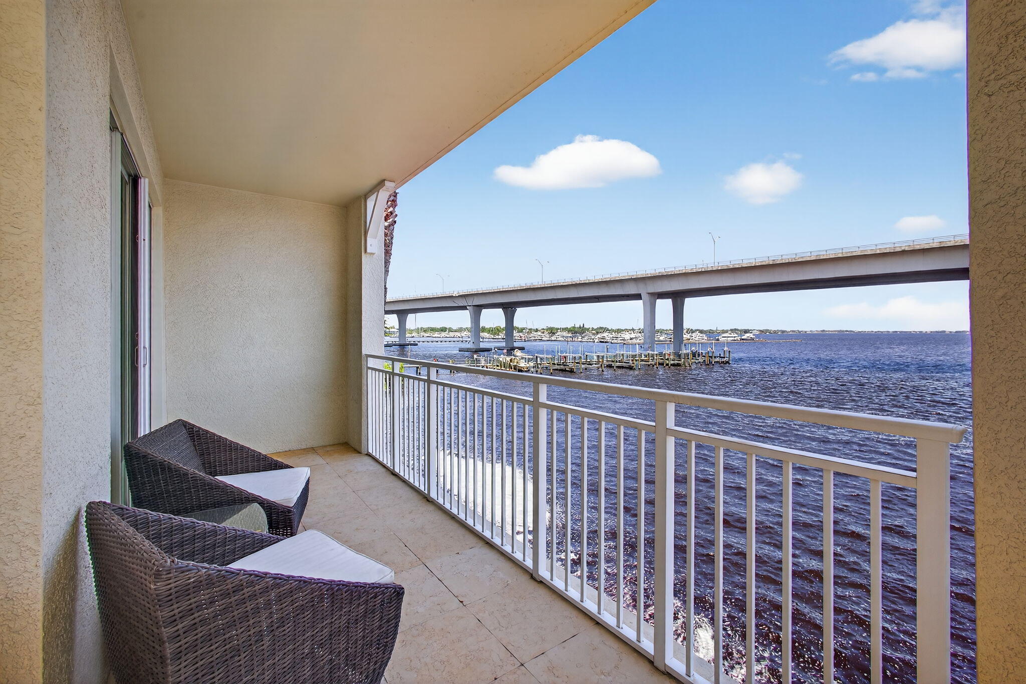 275 NW Flagler #204, Stuart FL 34994