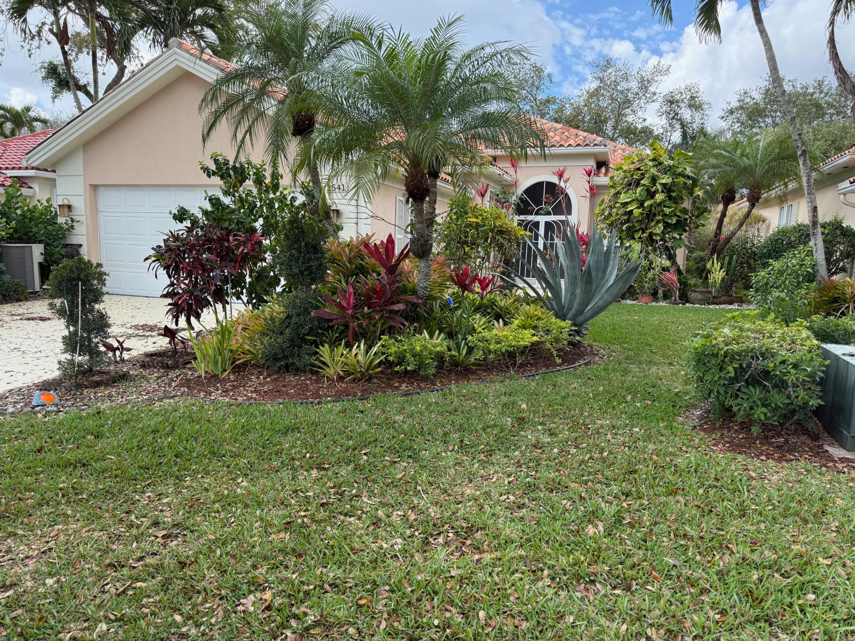 2541 Kittbuck, West Palm Beach FL 33411