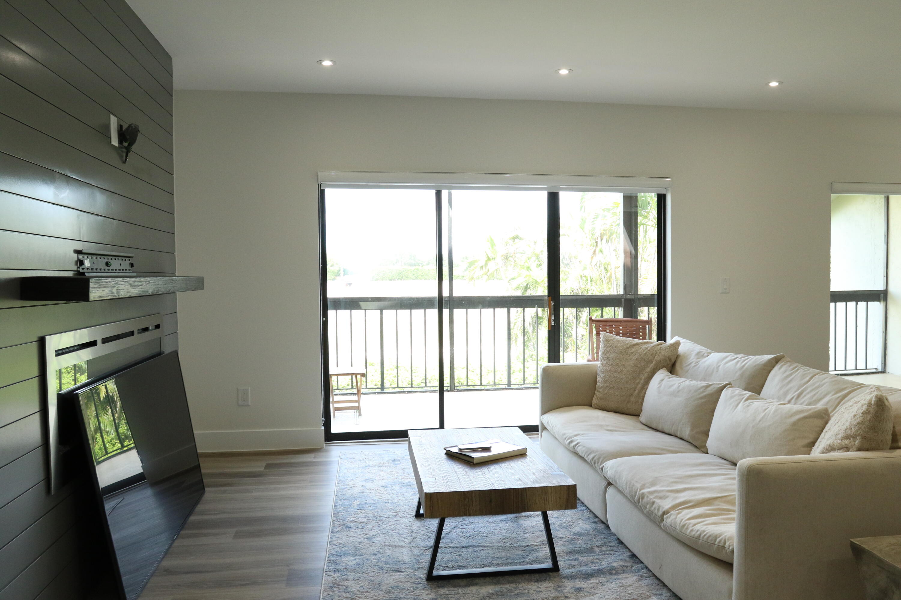11311 Pond View #C203, Wellington FL 33414