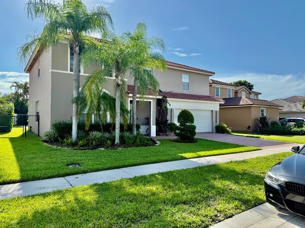 1534 Newhaven Point, West Palm Beach FL 33411