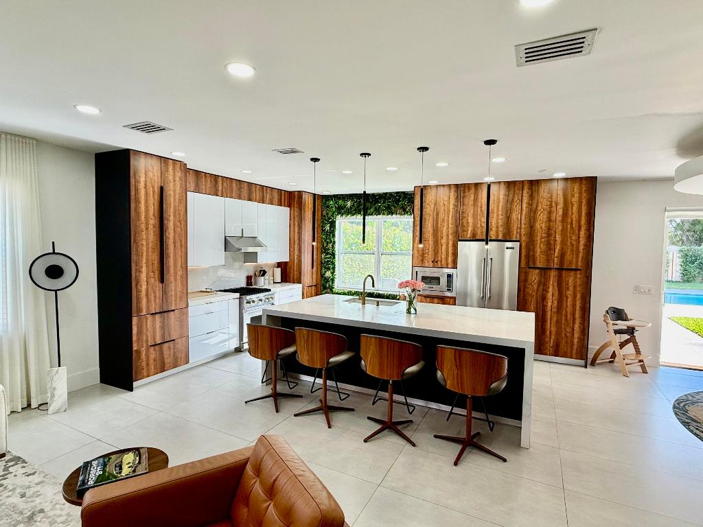 1534 Newhaven Point, West Palm Beach FL 33411