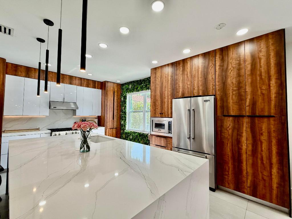 1534 Newhaven Point, West Palm Beach FL 33411