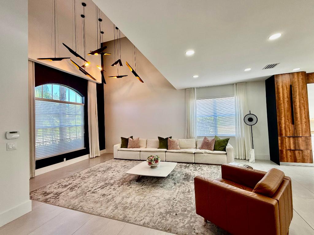 1534 Newhaven Point, West Palm Beach FL 33411