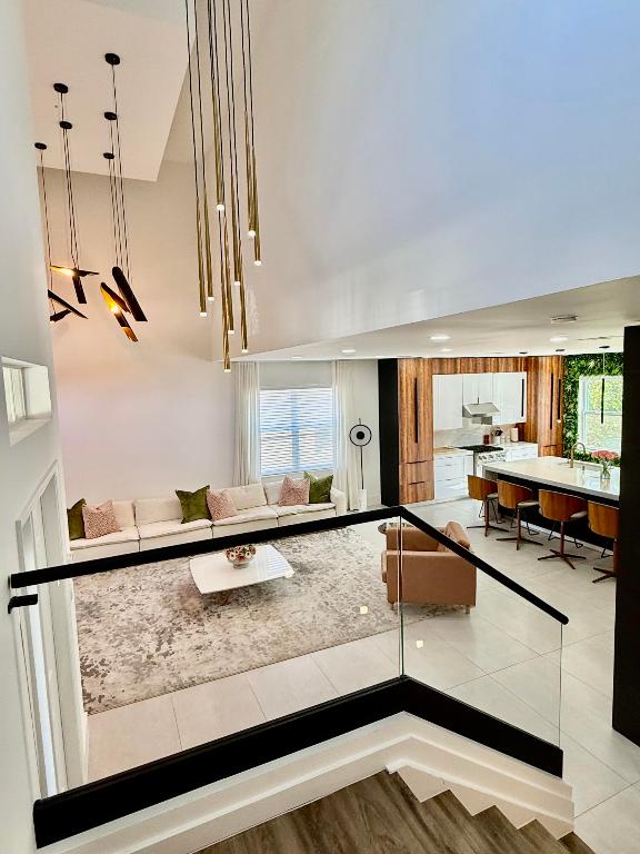 1534 Newhaven Point, West Palm Beach FL 33411