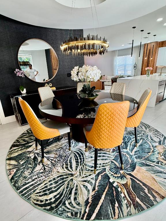 1534 Newhaven Point, West Palm Beach FL 33411