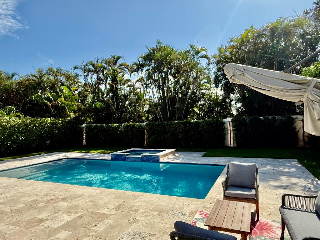 1534 Newhaven Point, West Palm Beach FL 33411