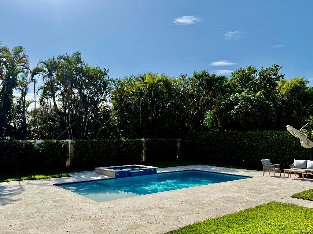 1534 Newhaven Point, West Palm Beach FL 33411