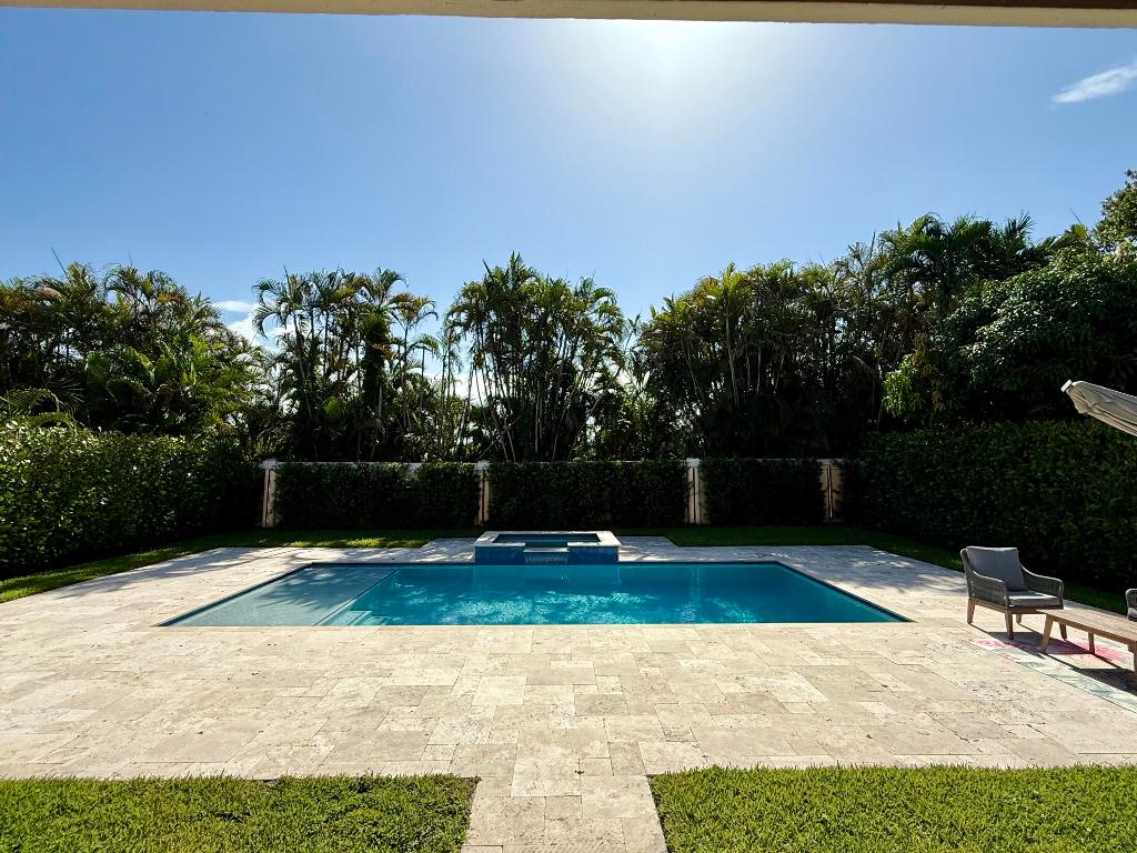 1534 Newhaven Point, West Palm Beach FL 33411