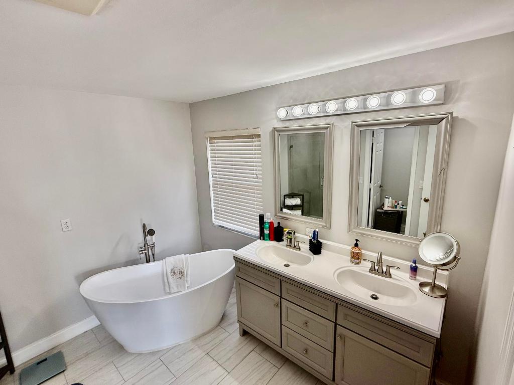 1534 Newhaven Point, West Palm Beach FL 33411