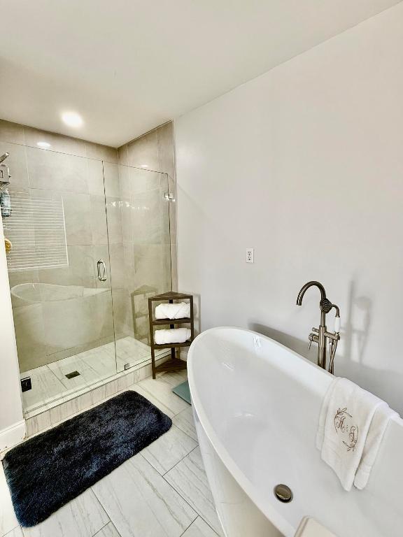 1534 Newhaven Point, West Palm Beach FL 33411
