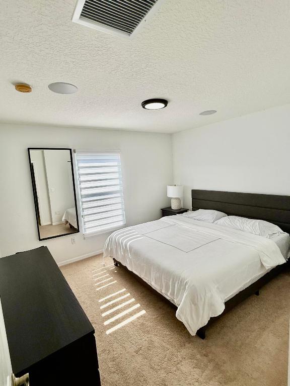 1534 Newhaven Point, West Palm Beach FL 33411