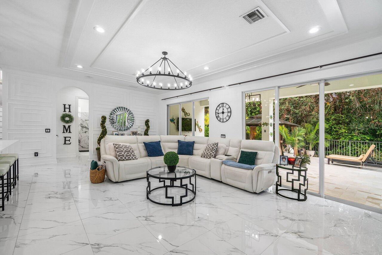 12323 Aviles Circle, Palm Beach Gardens FL 33418