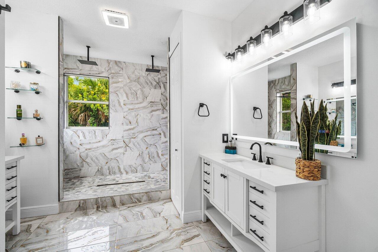12323 Aviles Circle, Palm Beach Gardens FL 33418