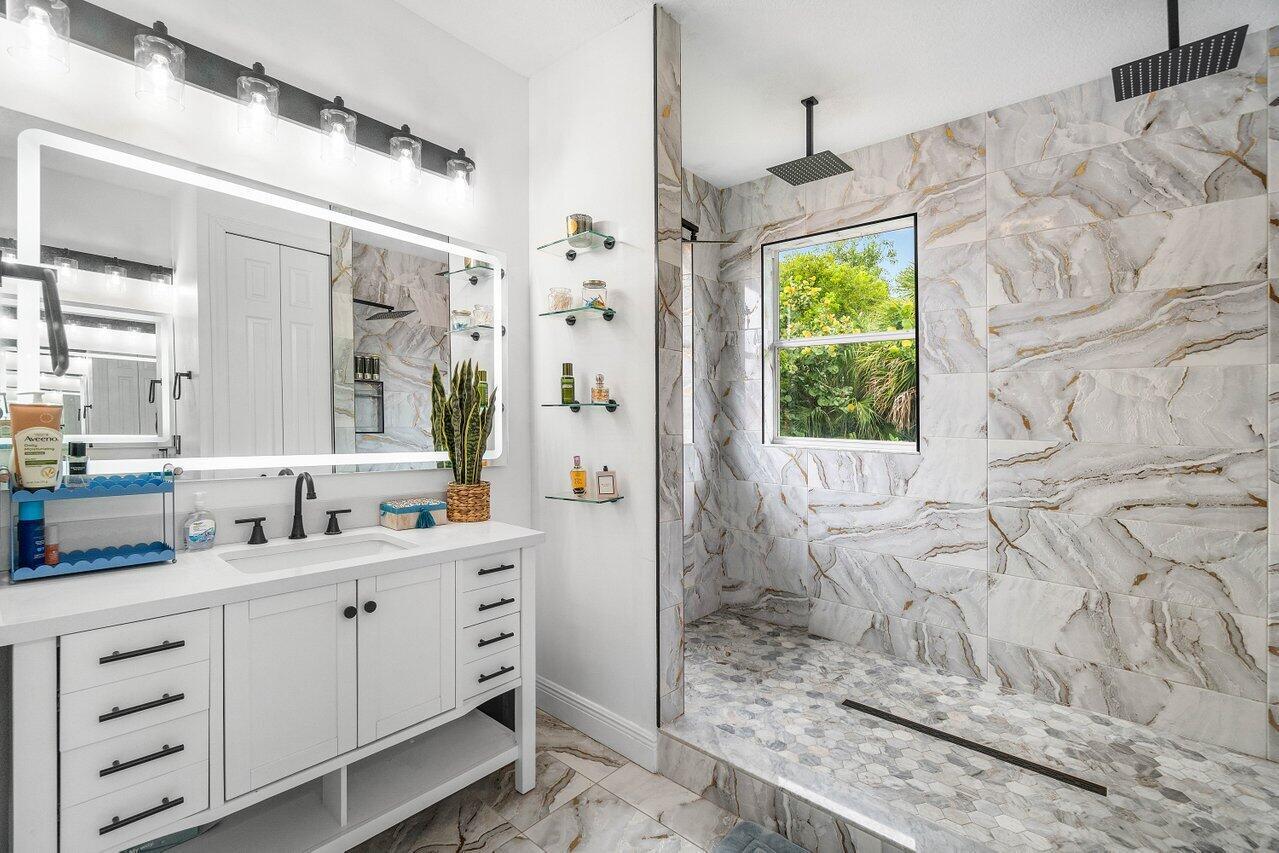 12323 Aviles Circle, Palm Beach Gardens FL 33418