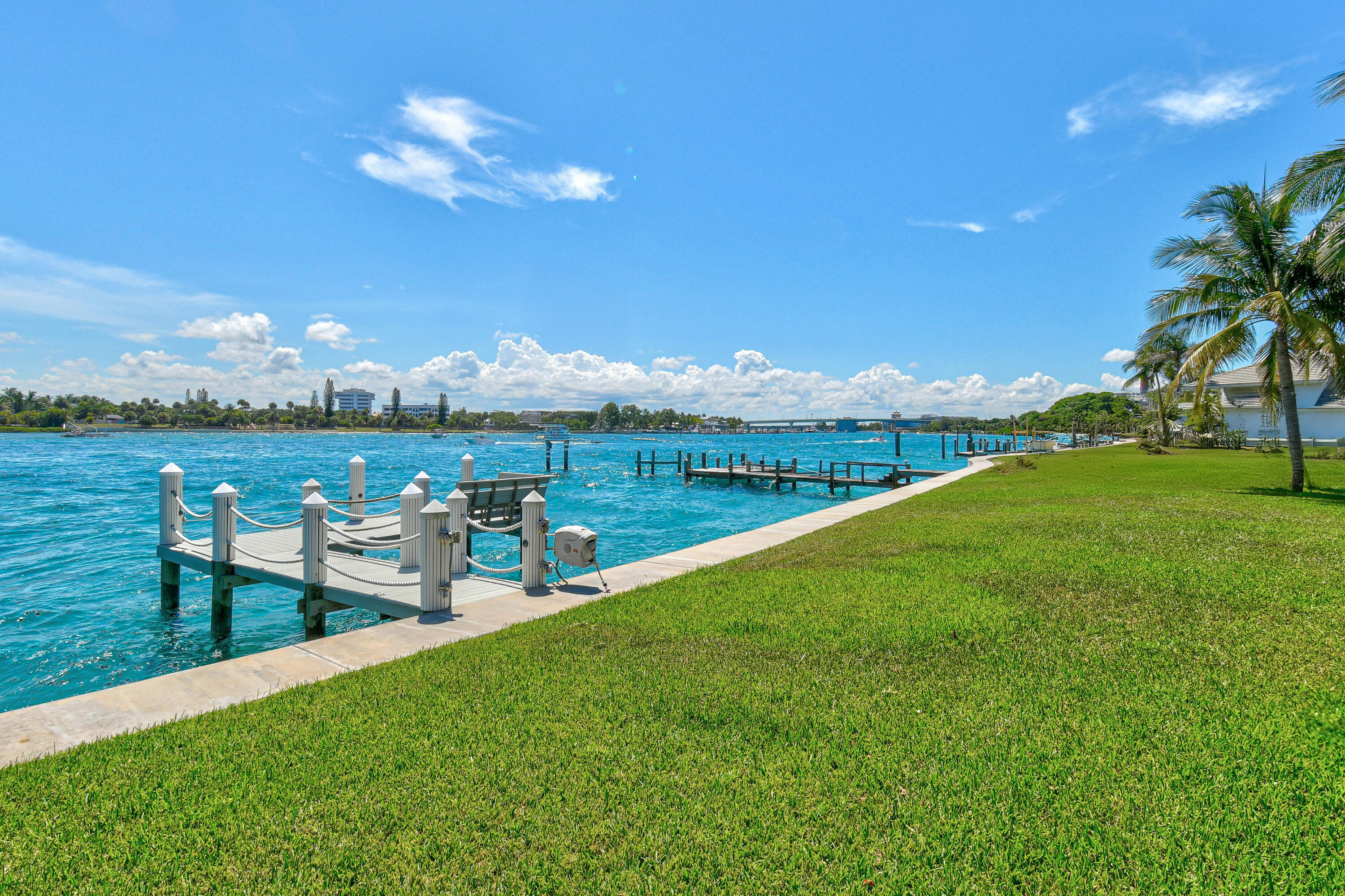 87 Lighthouse, Jupiter Inlet Colony FL 33469