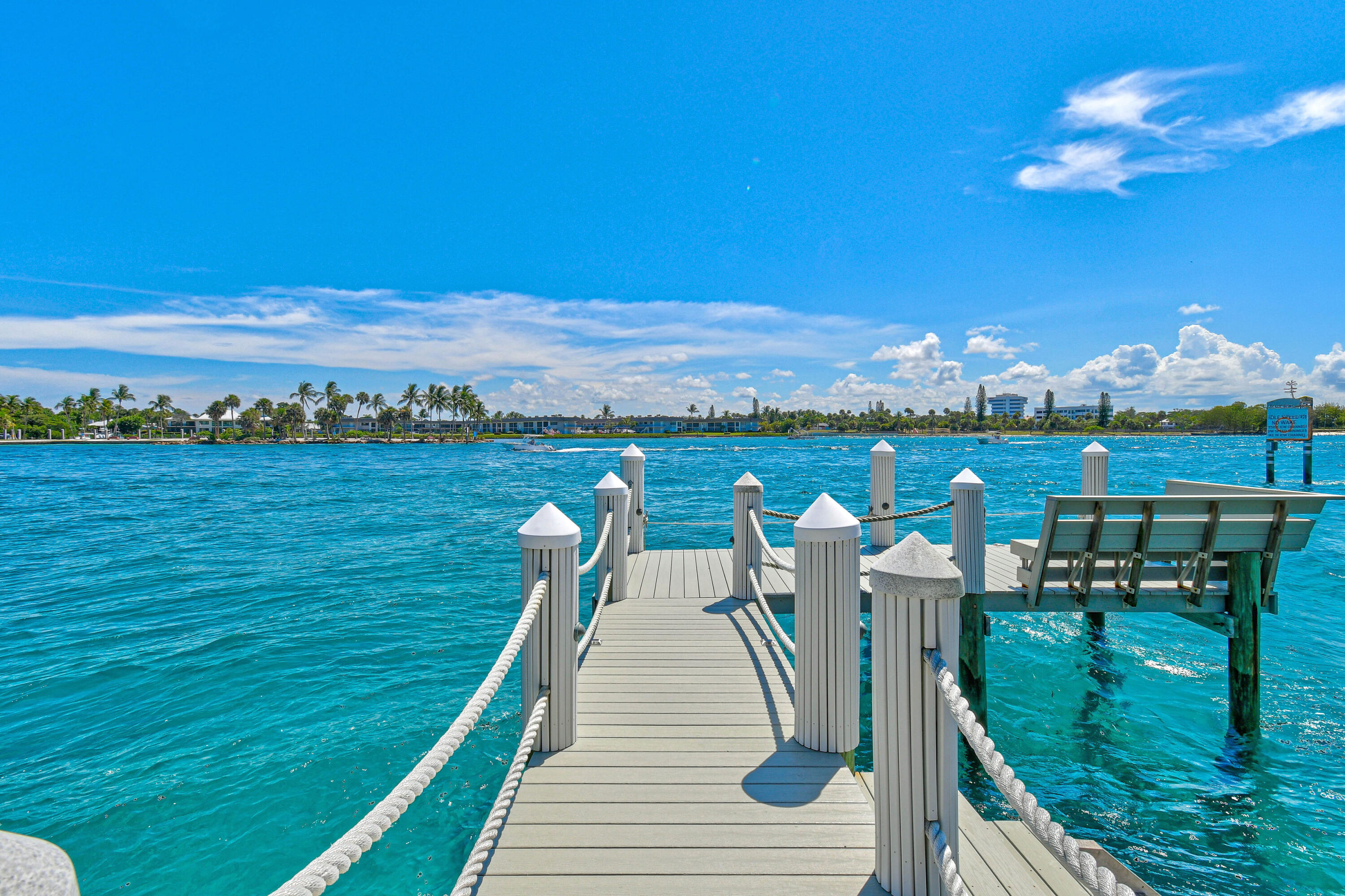87 Lighthouse, Jupiter Inlet Colony FL 33469