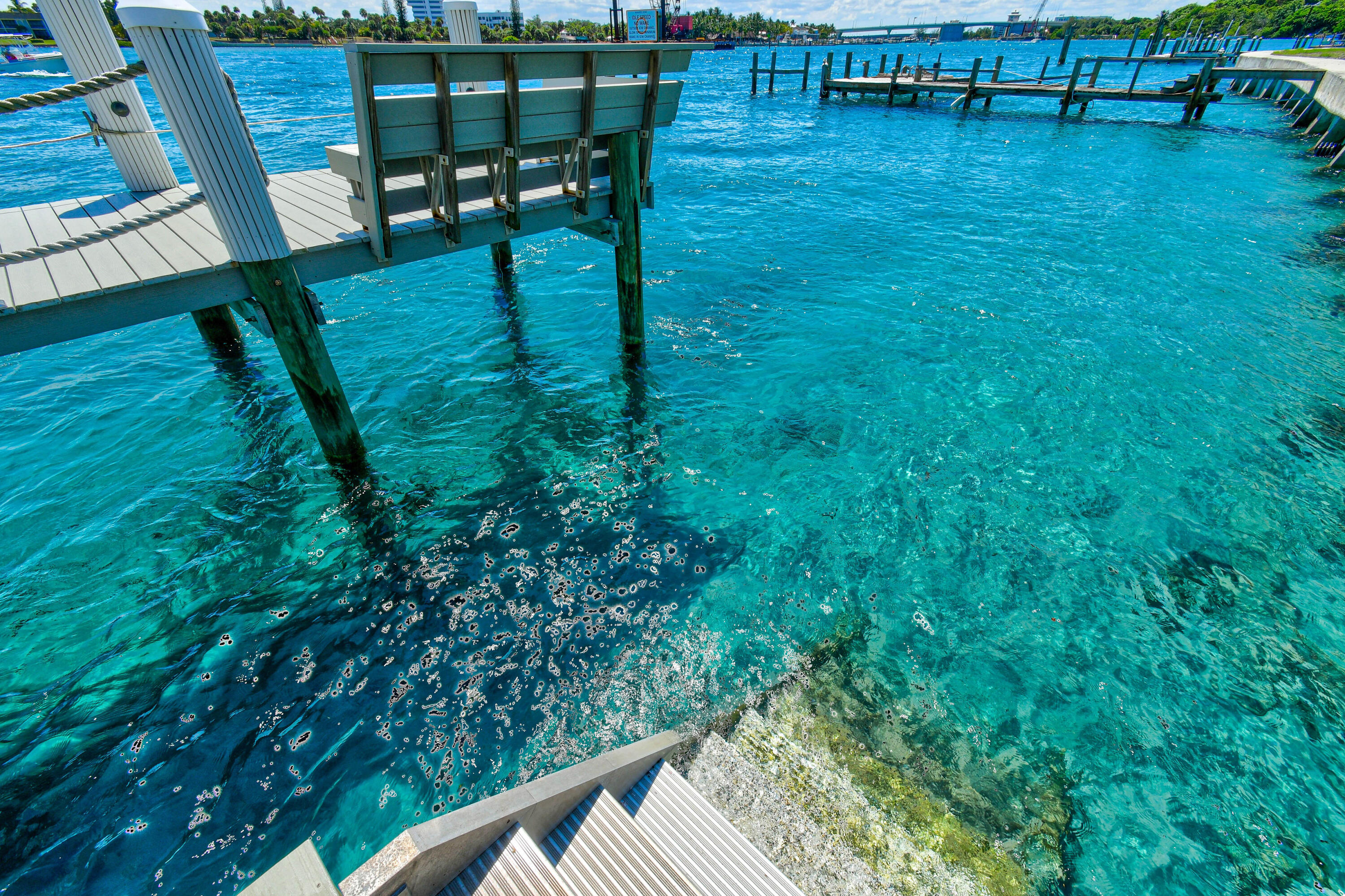 87 Lighthouse, Jupiter Inlet Colony FL 33469