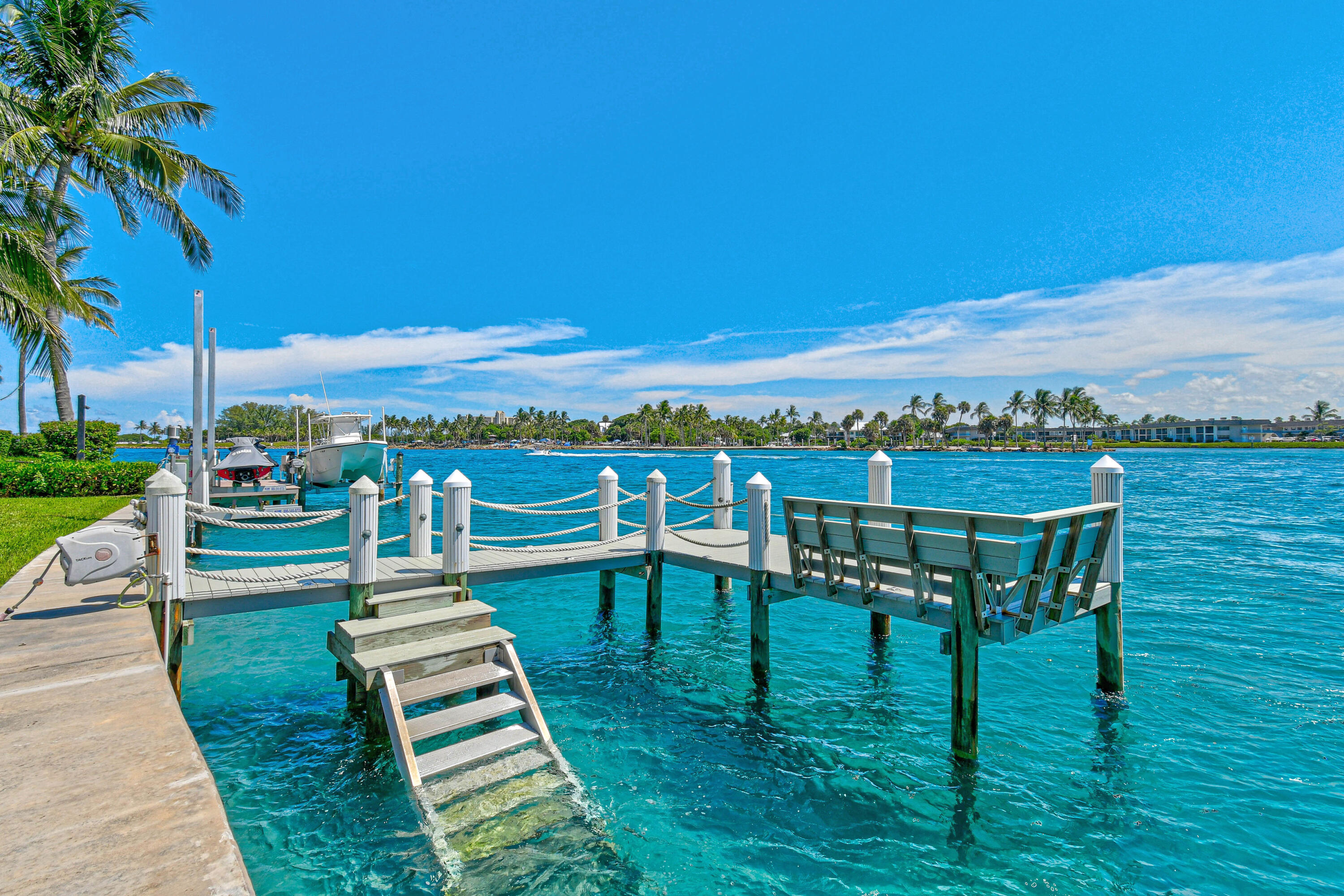 87 Lighthouse, Jupiter Inlet Colony FL 33469
