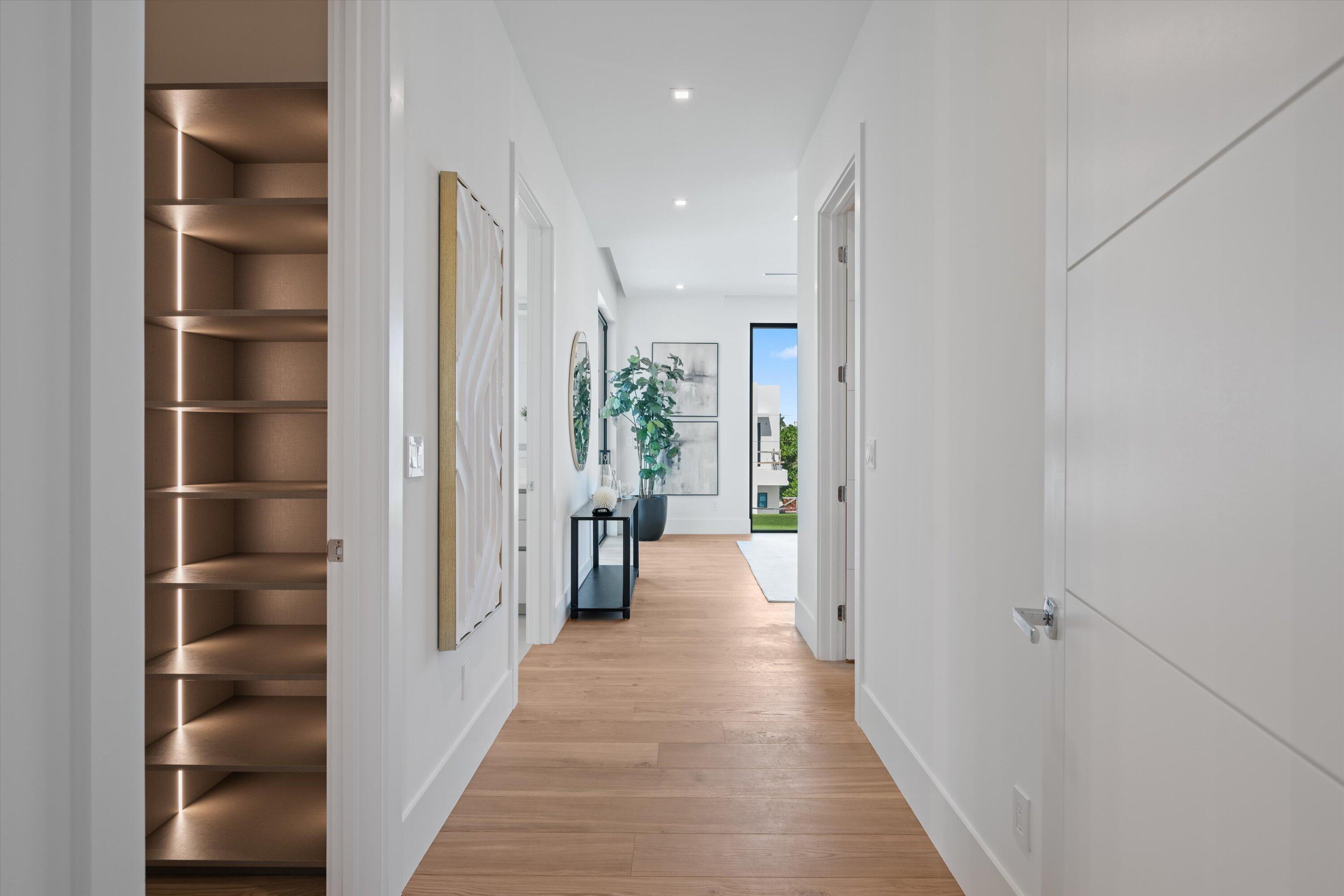 335 NE 5th, Boca Raton FL 33432
