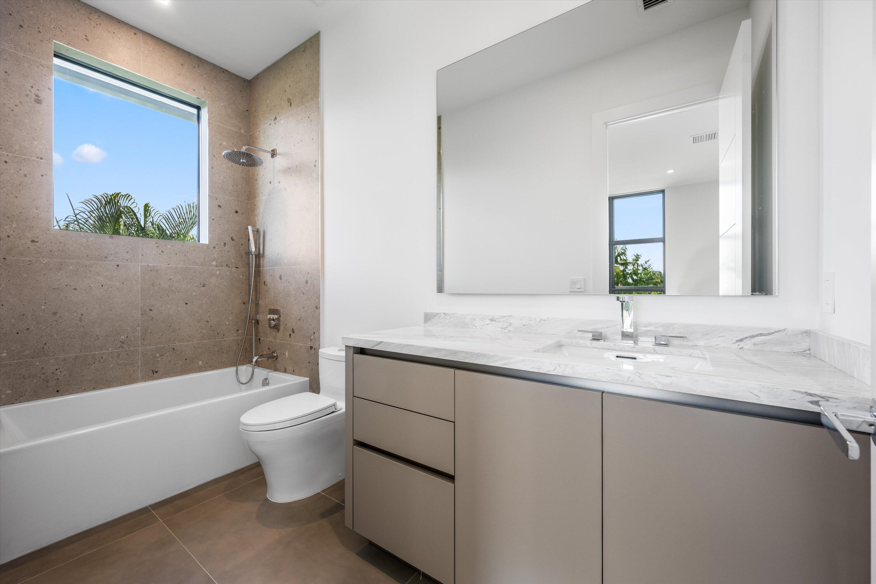 335 NE 5th, Boca Raton FL 33432