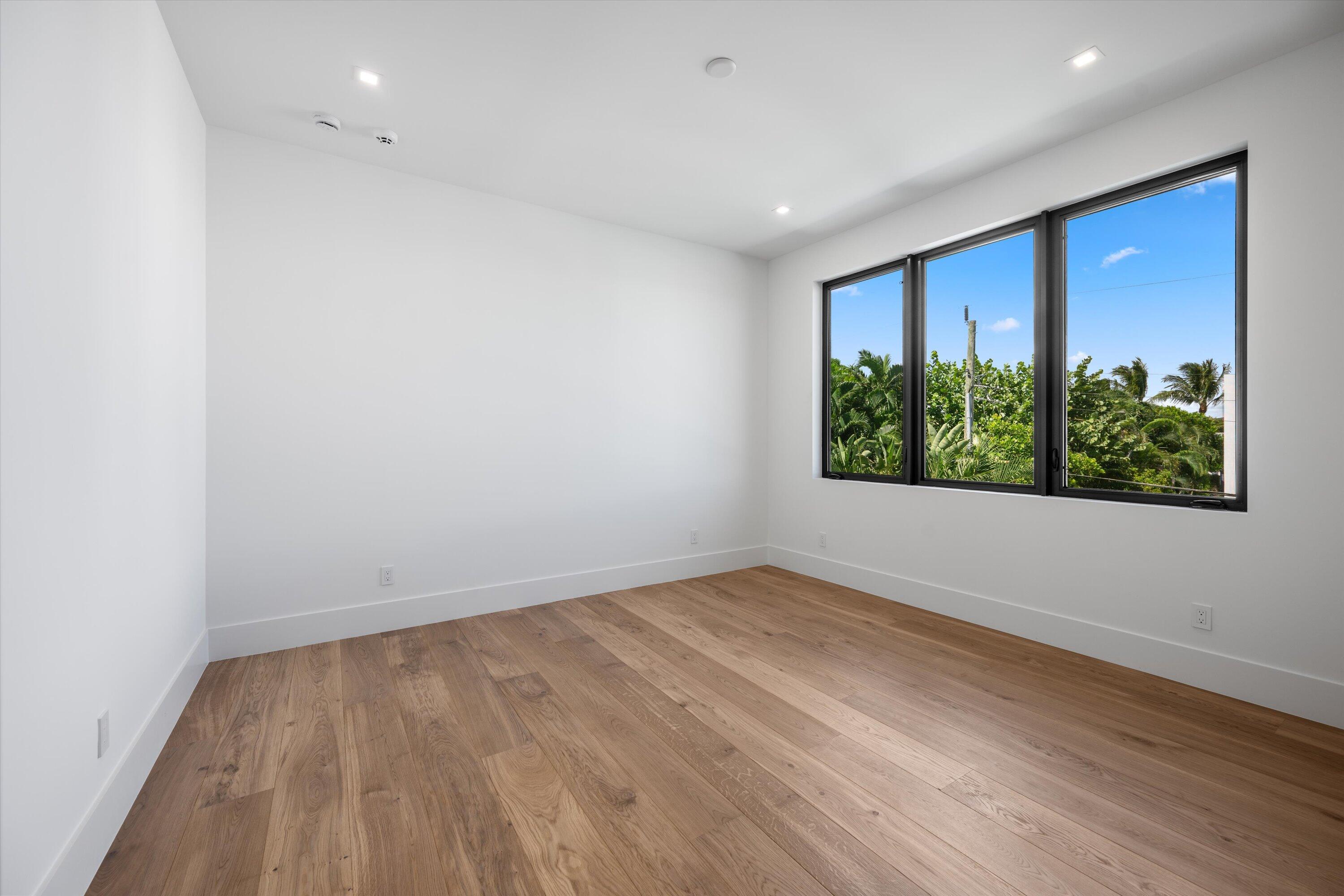 335 NE 5th, Boca Raton FL 33432