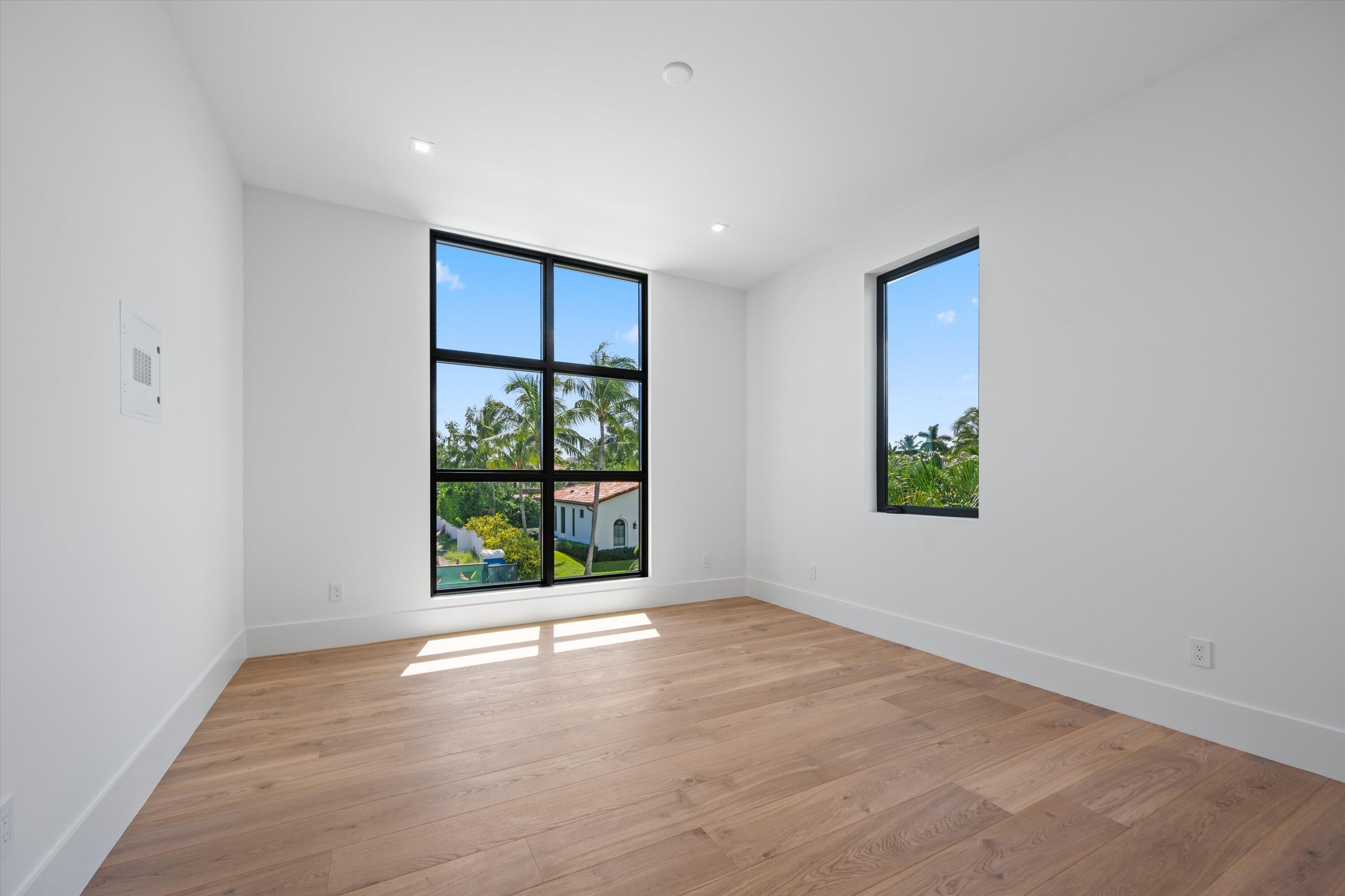 335 NE 5th, Boca Raton FL 33432
