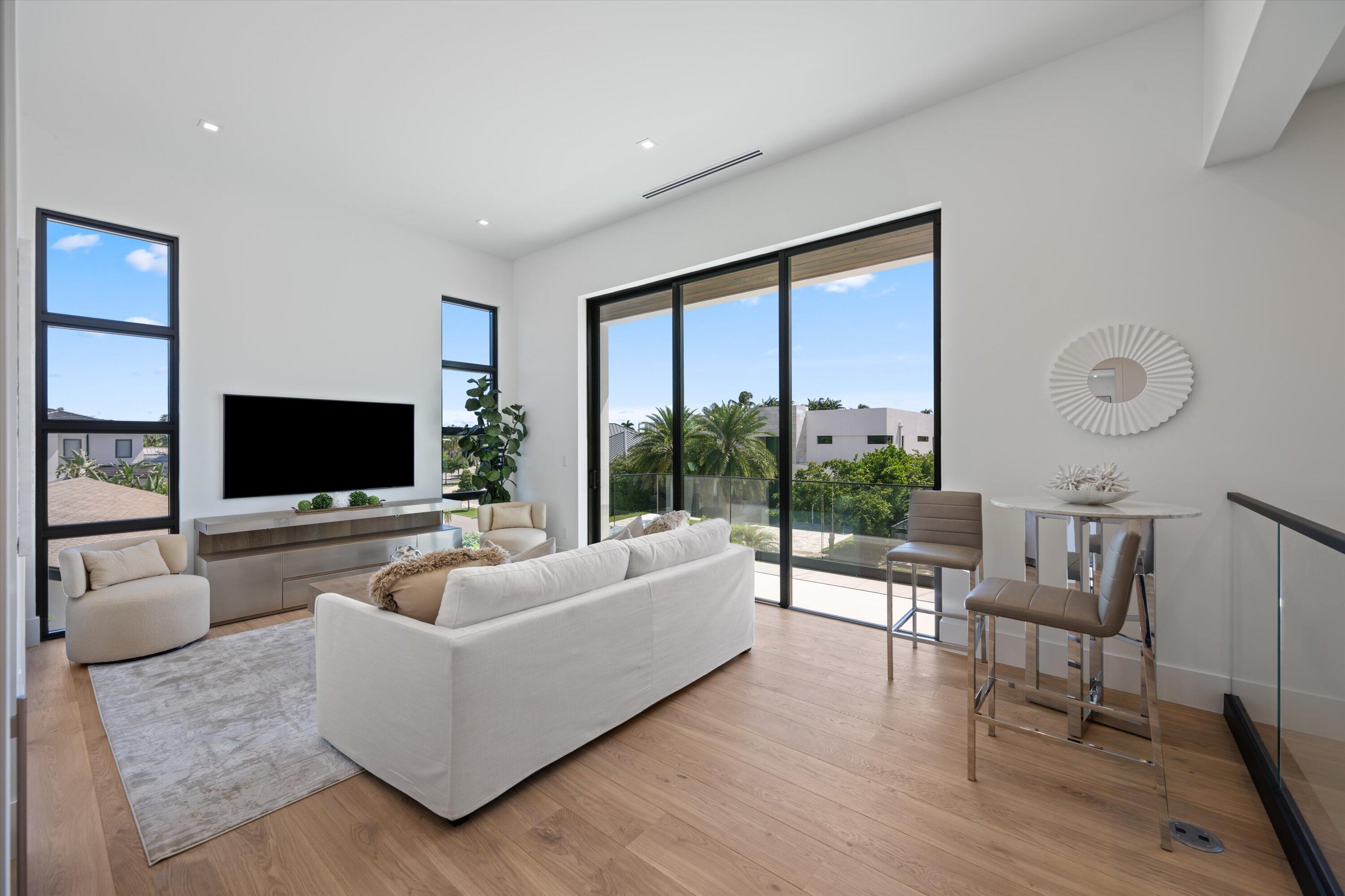 335 NE 5th, Boca Raton FL 33432