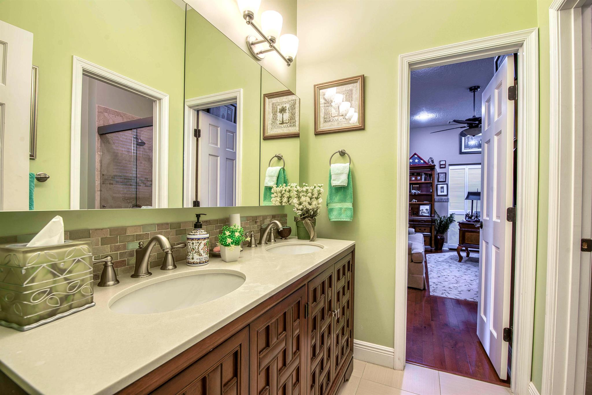 144 Oakwood Lane, Palm Beach Gardens FL 33410