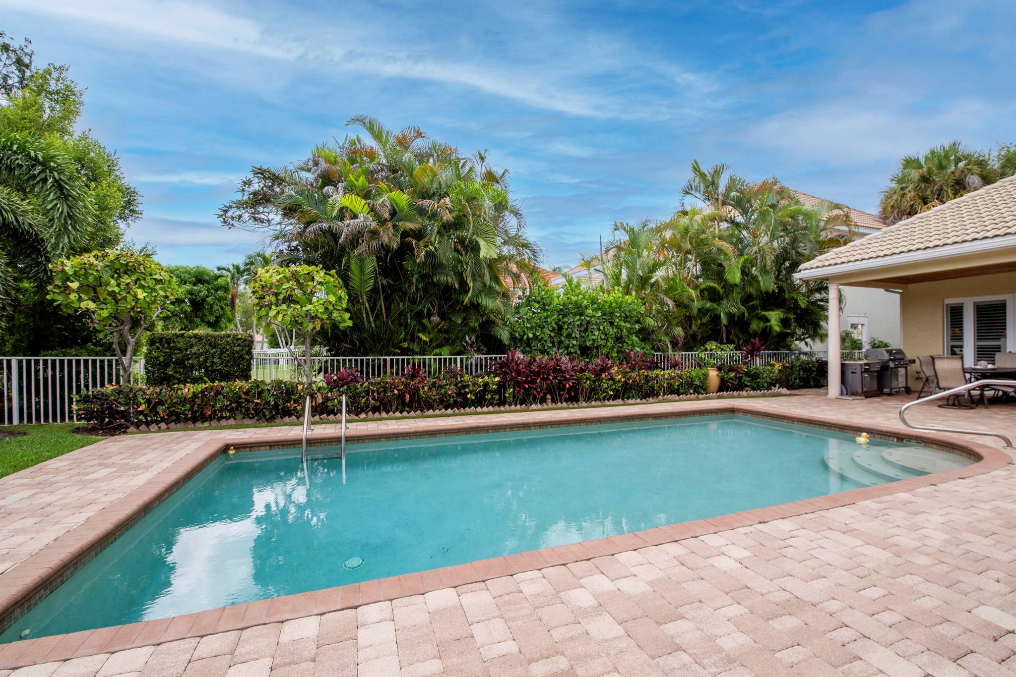 144 Oakwood Lane, Palm Beach Gardens FL 33410