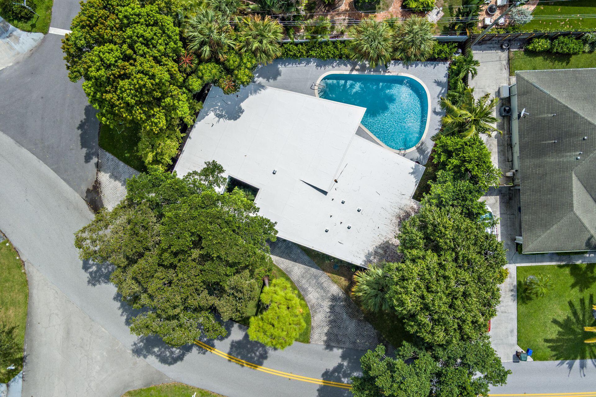 7512 W Lake, Lake Clarke Shores FL 33406