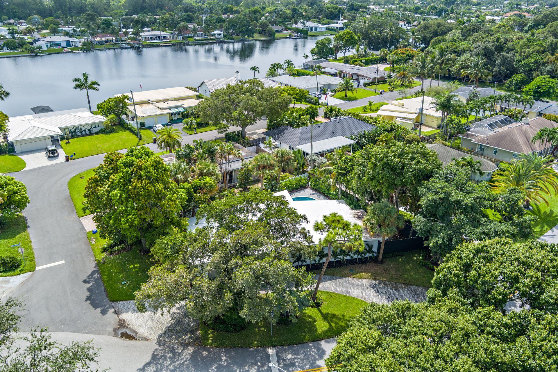 7512 W Lake, Lake Clarke Shores FL 33406