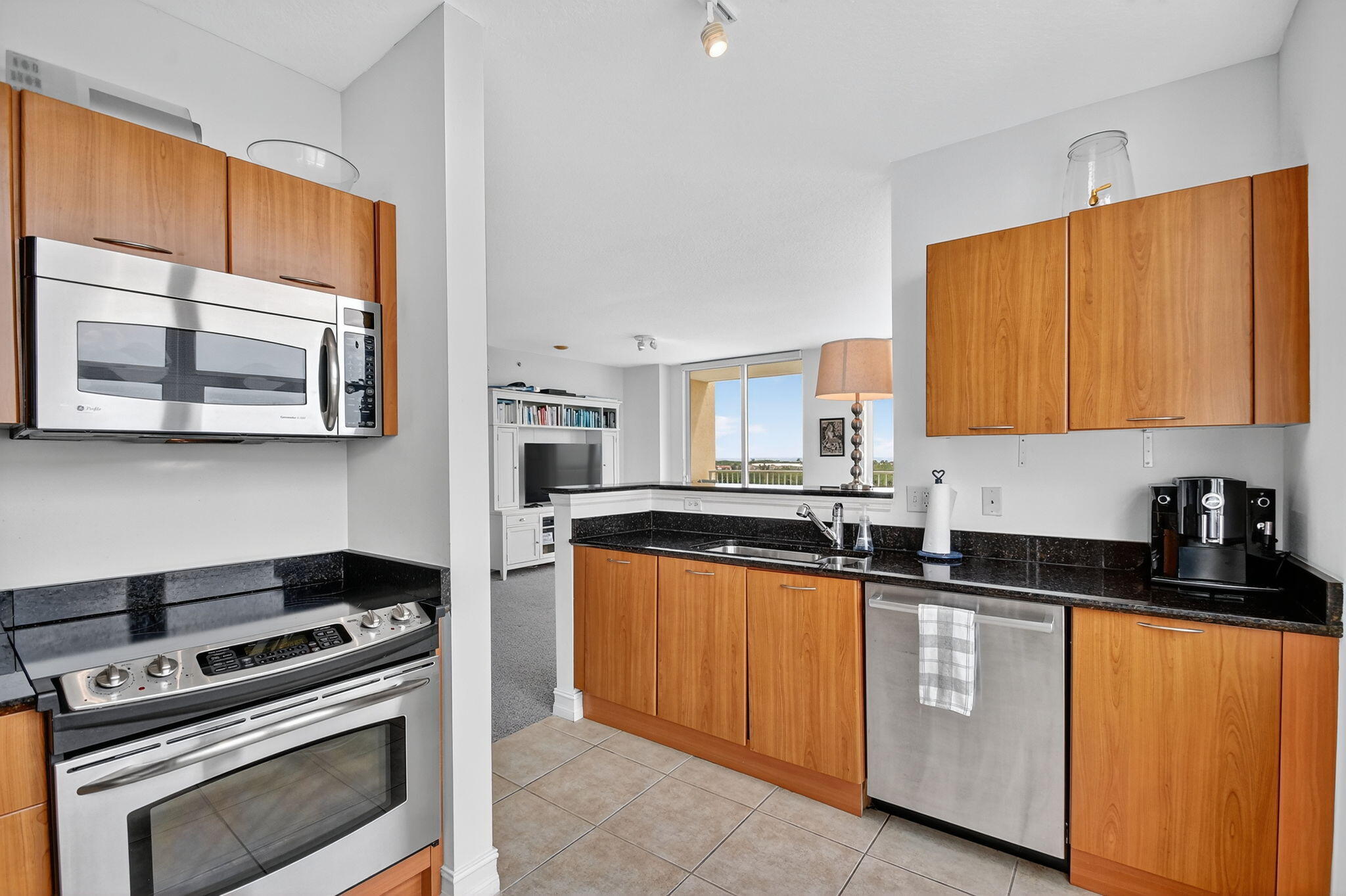 625 Casa Loma #802, Boynton Beach FL 33435