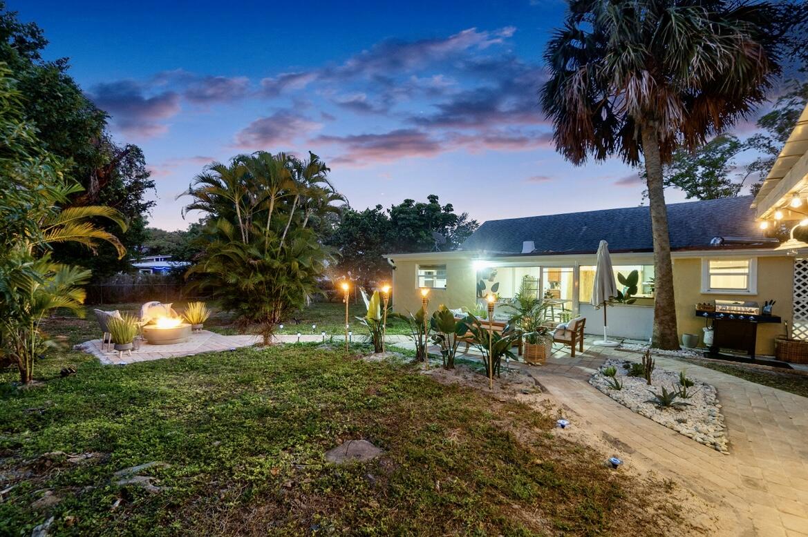 727 S Lake, Lantana FL 33462
