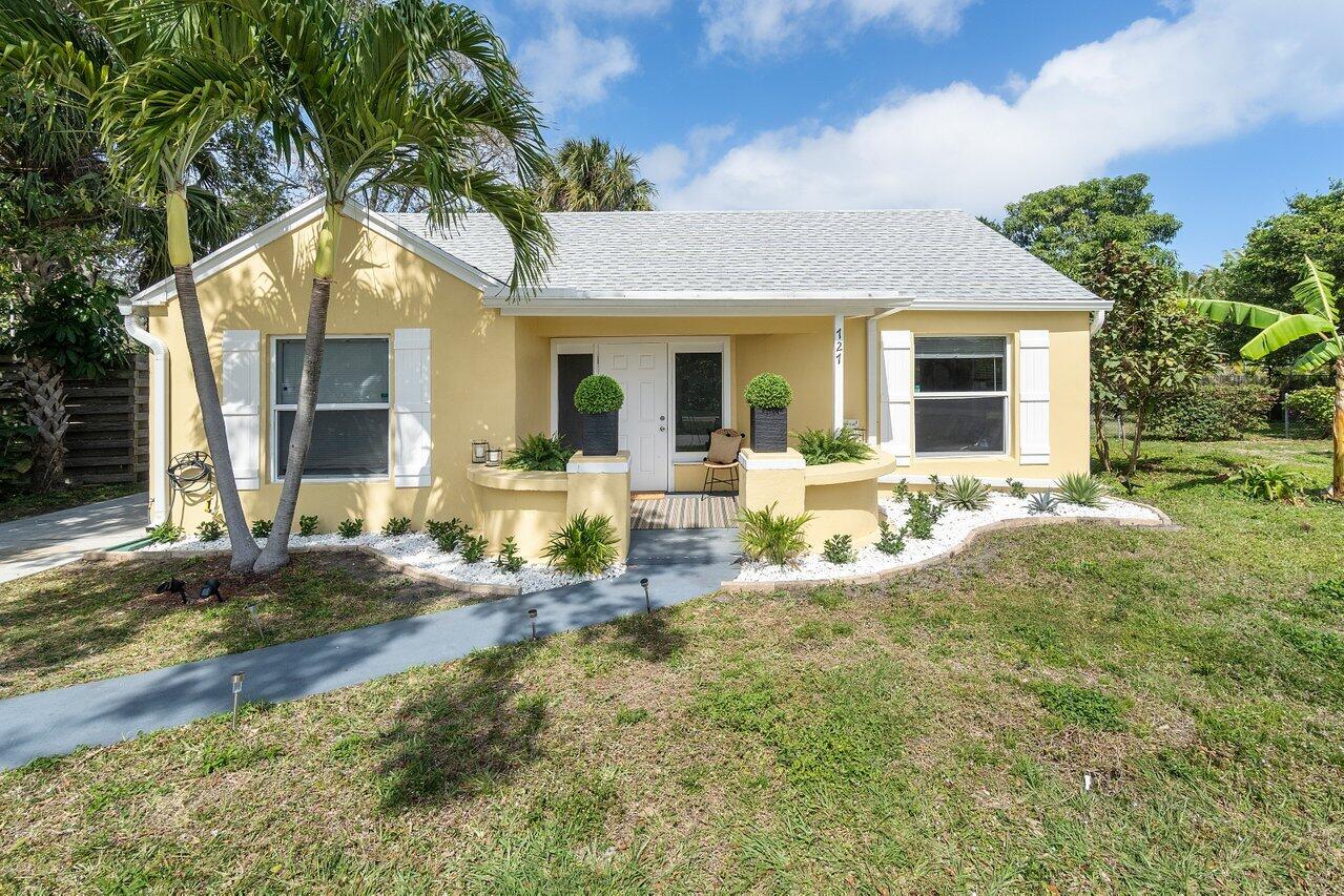 727 S Lake, Lantana FL 33462