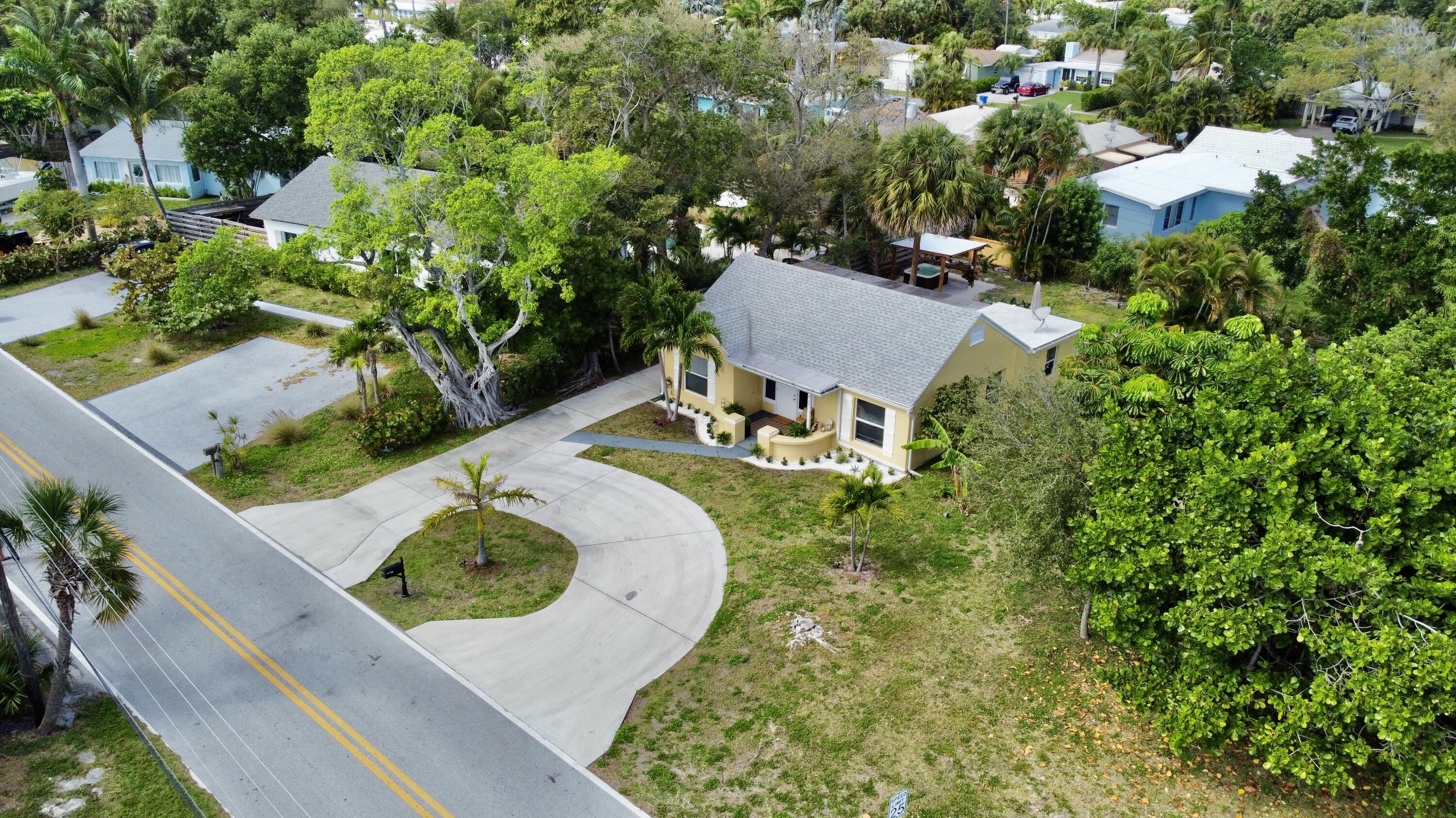 727 S Lake, Lantana FL 33462