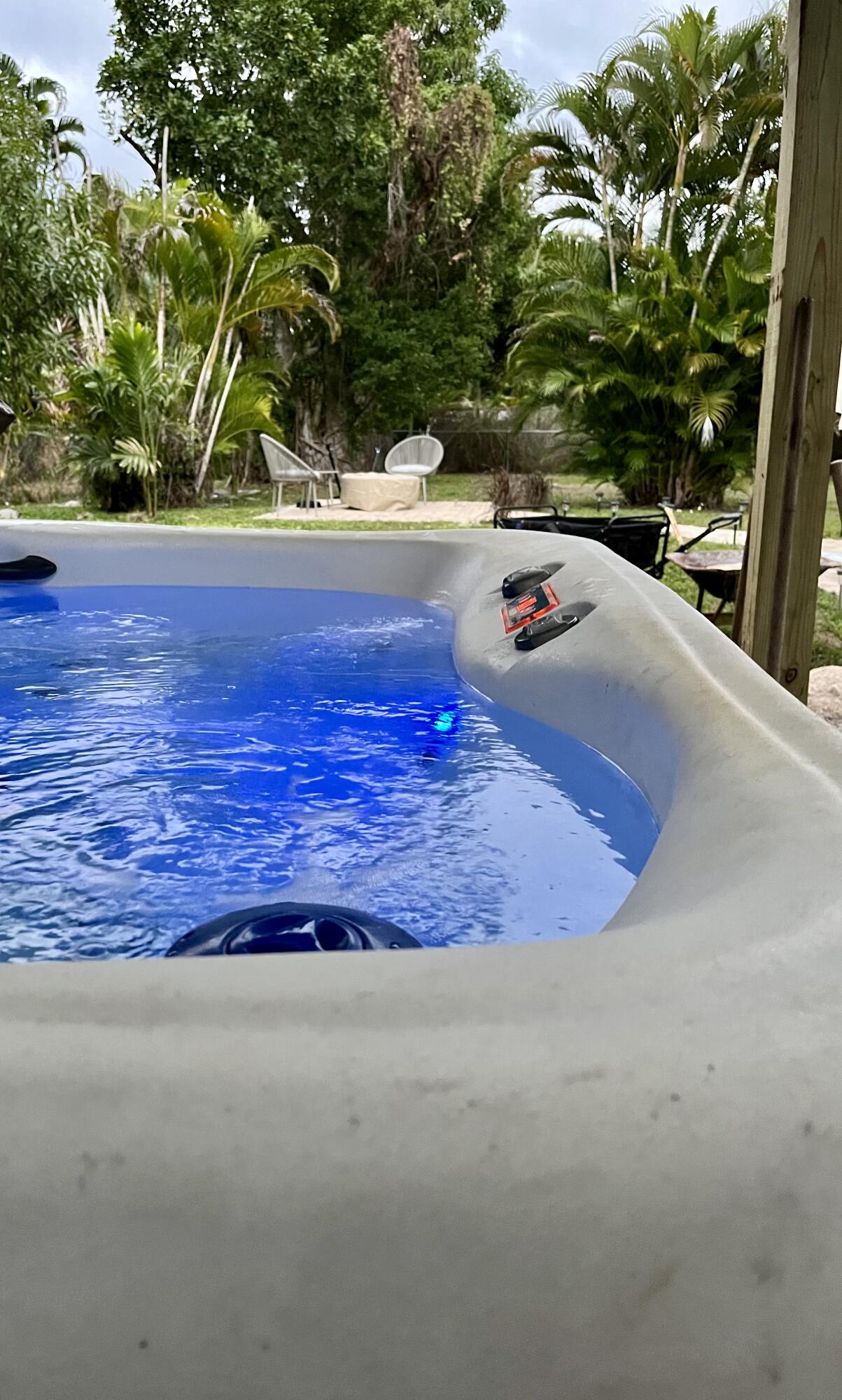 727 S Lake, Lantana FL 33462