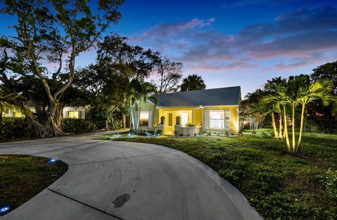 727 S Lake, Lantana FL 33462