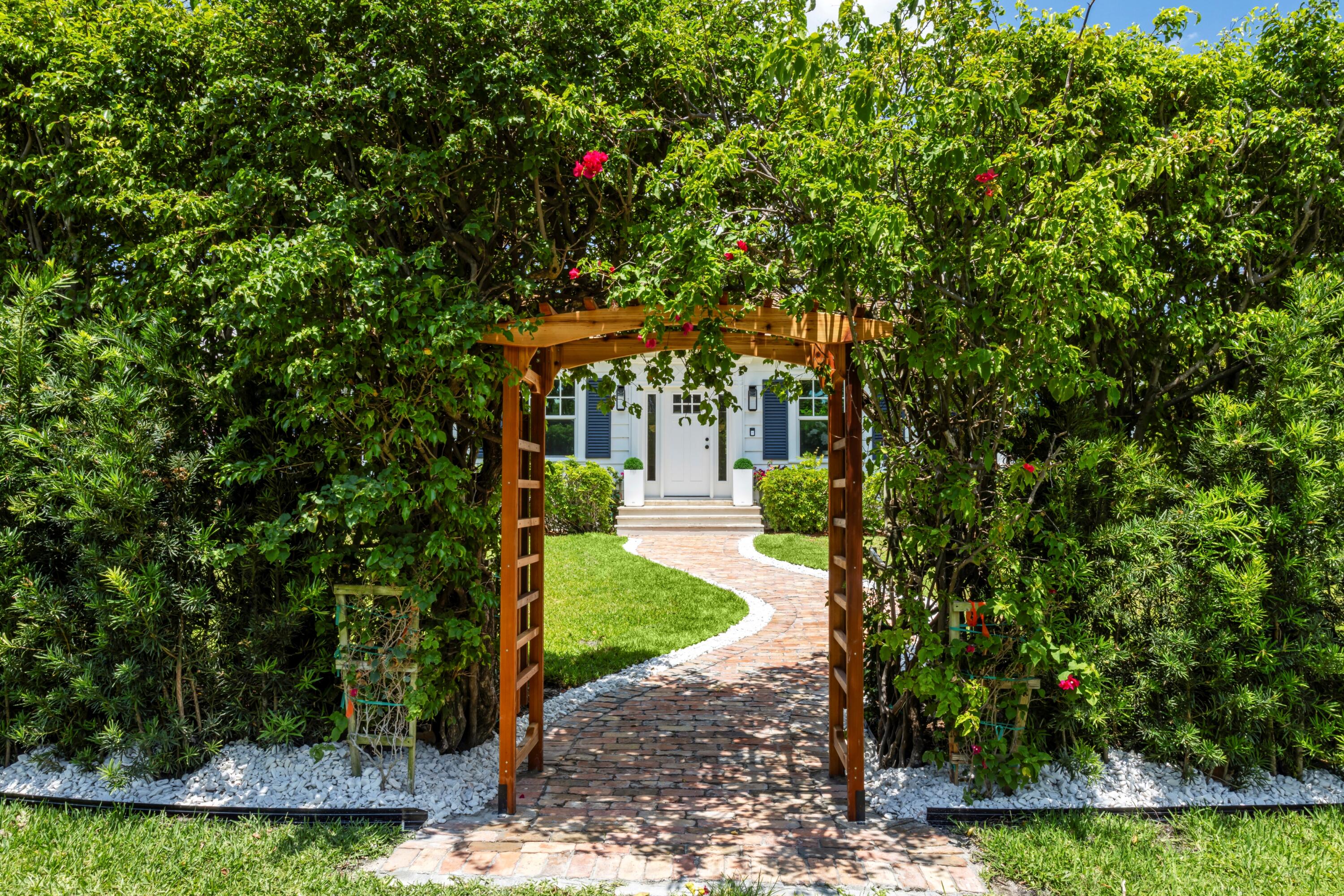1017 Tamarind, Delray Beach FL 33483